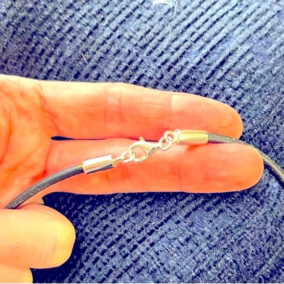 Silpada sterling silver 925 flower pendant with cord and sterling silver clasp. - Picture 5 of 6